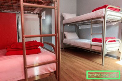 Red Bedroom (19)